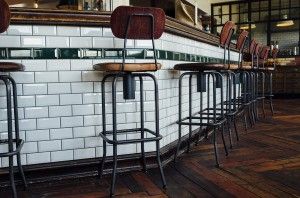 bar-413709_1920